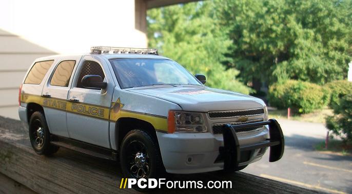 1/24 Illinois State Police tahoe