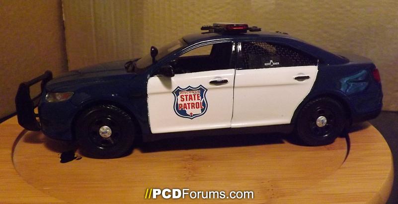 1-24 Wisconsin State Police K9 with leds (1)