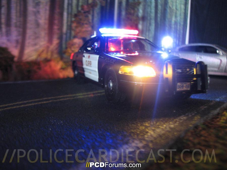 OPP Crown Vic Lit Up 2013: 1