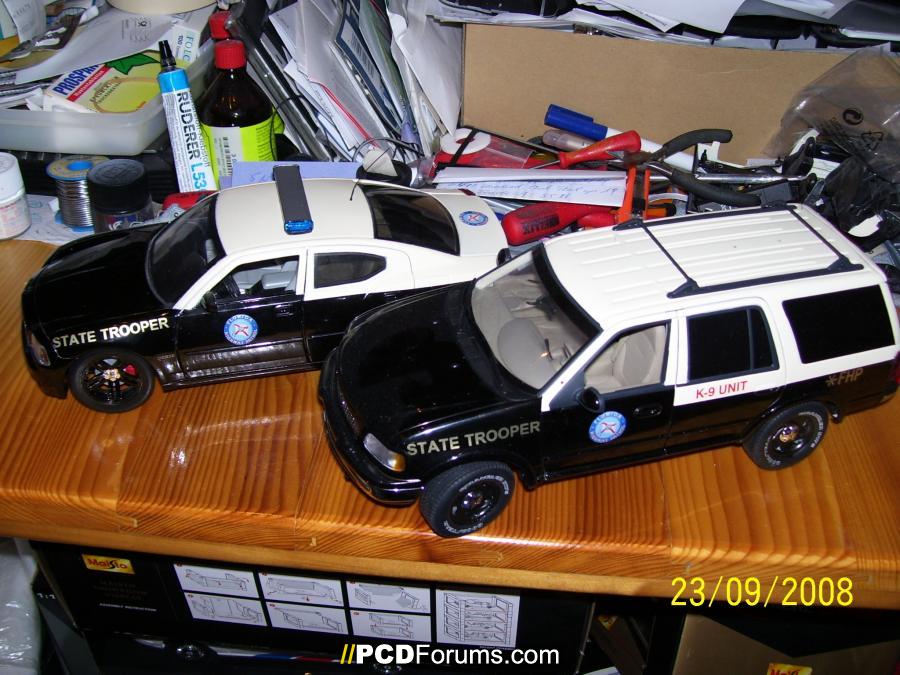 1:18 Charger and Expedition FHP
