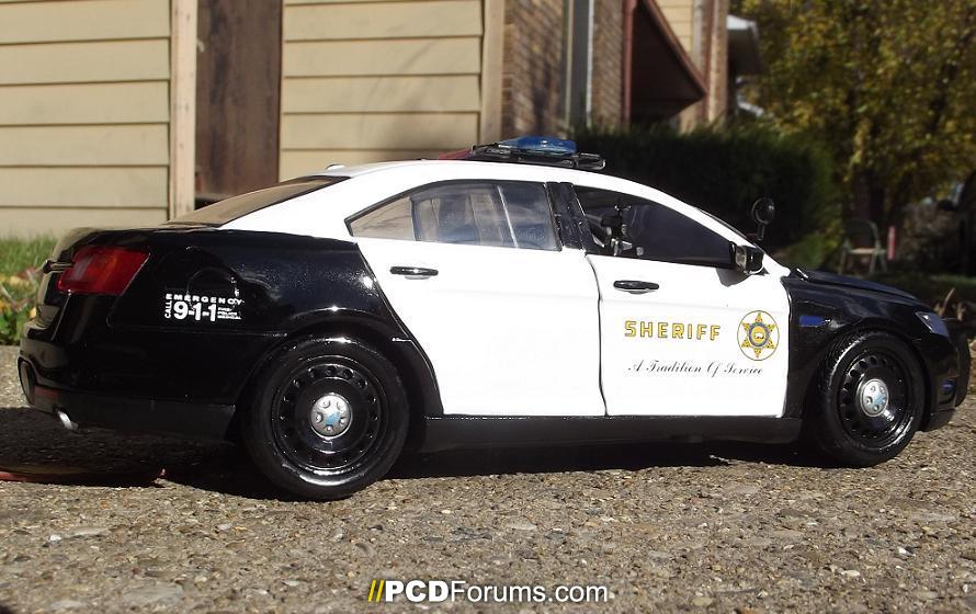 1-24 L.A.County Sheriff's 2013 Interceptor (8)