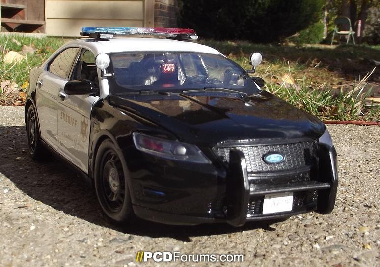 1-24 L.A.County Sheriff's 2013 Interceptor (6)