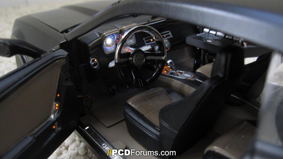 Unmarked Camaro - 1:18 interior