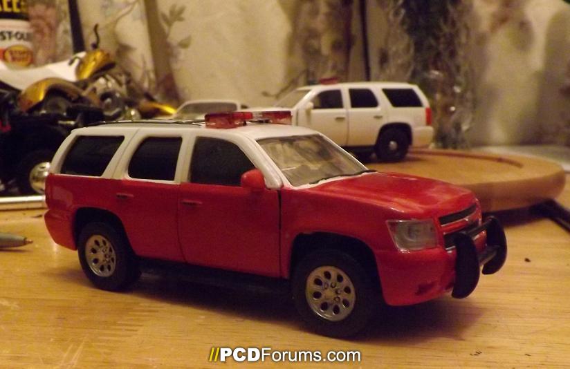 1-32 Fire Dept tahoe  with leds (1)