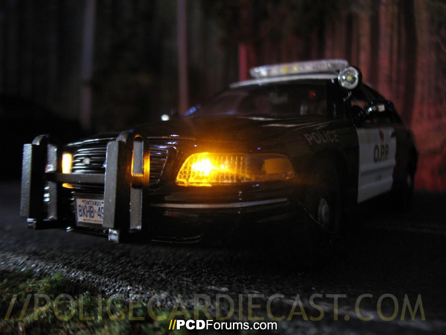 OPP Crown Vic Lit Up 2013: 5