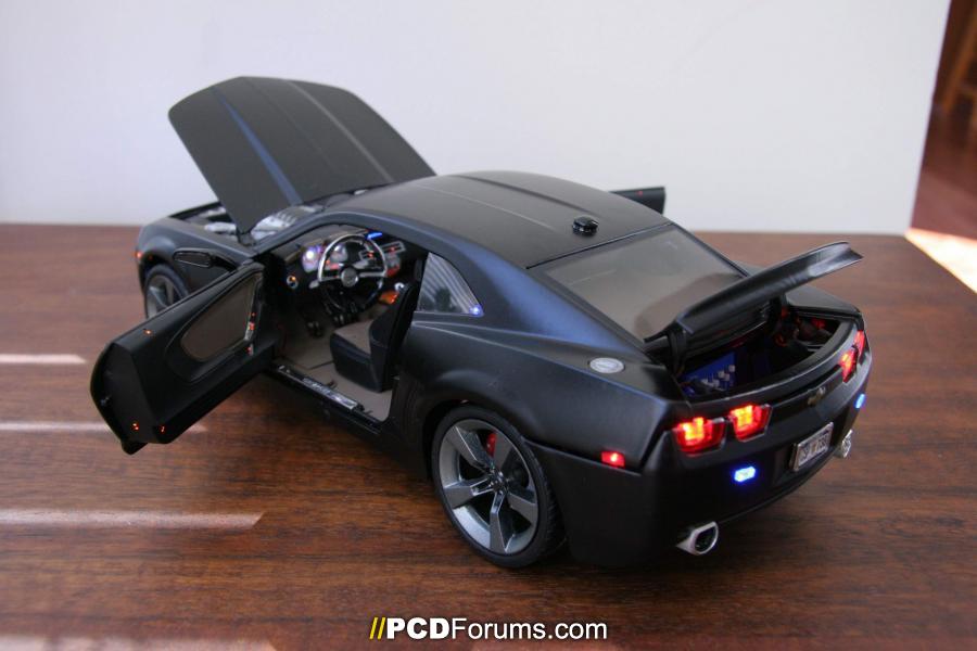 Unmarked Camaro - 1:18 lit