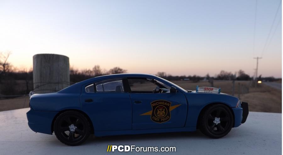 1-24 Michigan State Police charger (11)