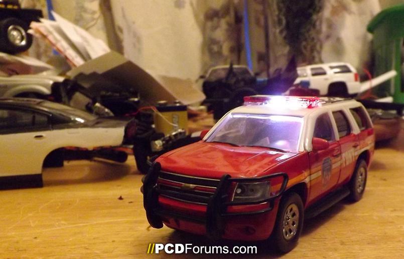 1-32 NYFD tahoe with patterned leds (4)